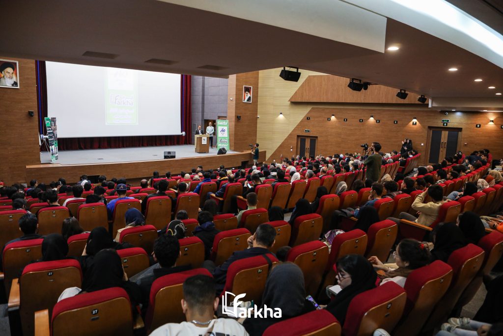 برگزاری همایش دانش‌آموزی آموزشگاه فرخا و گروه آموزشی ماز در اراک